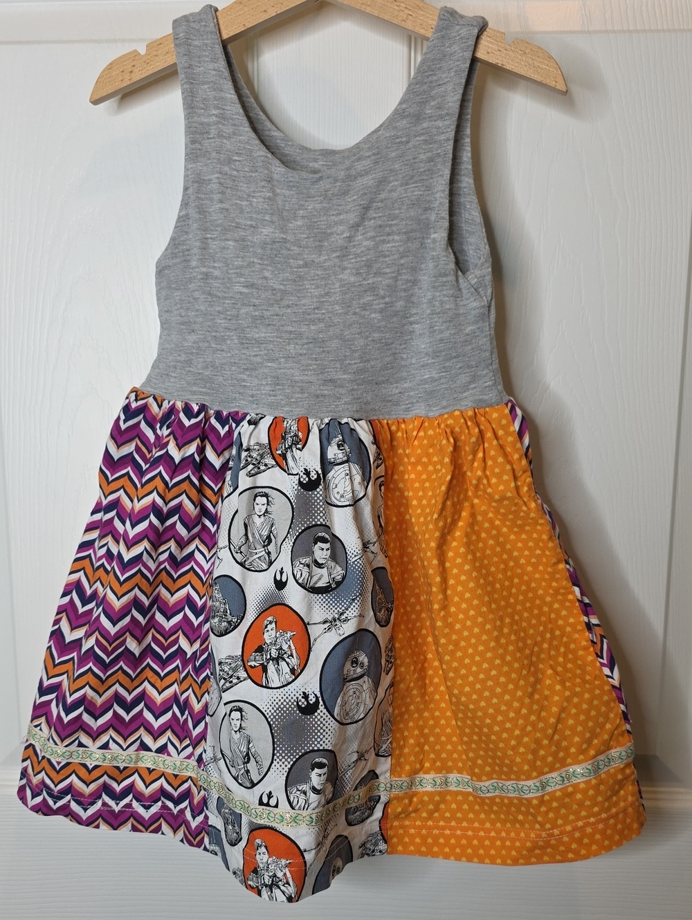 Placard Originals Star Wars Tank Style Top Finn, Rey & BB8, Girls Size 6